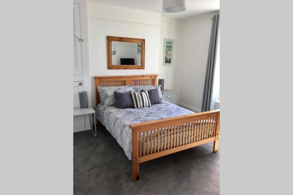 Large 5 Bed 3 Bath House 300 Meters From Beach And Restaurants Newquay  Bagian luar foto