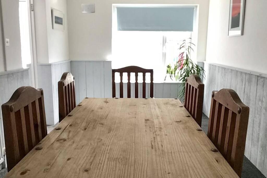 Large 5 Bed 3 Bath House 300 Meters From Beach And Restaurants Newquay  Bagian luar foto